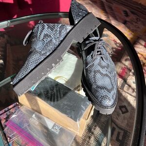 Freda Salvador Blue Snake-Print Oxford Shoes